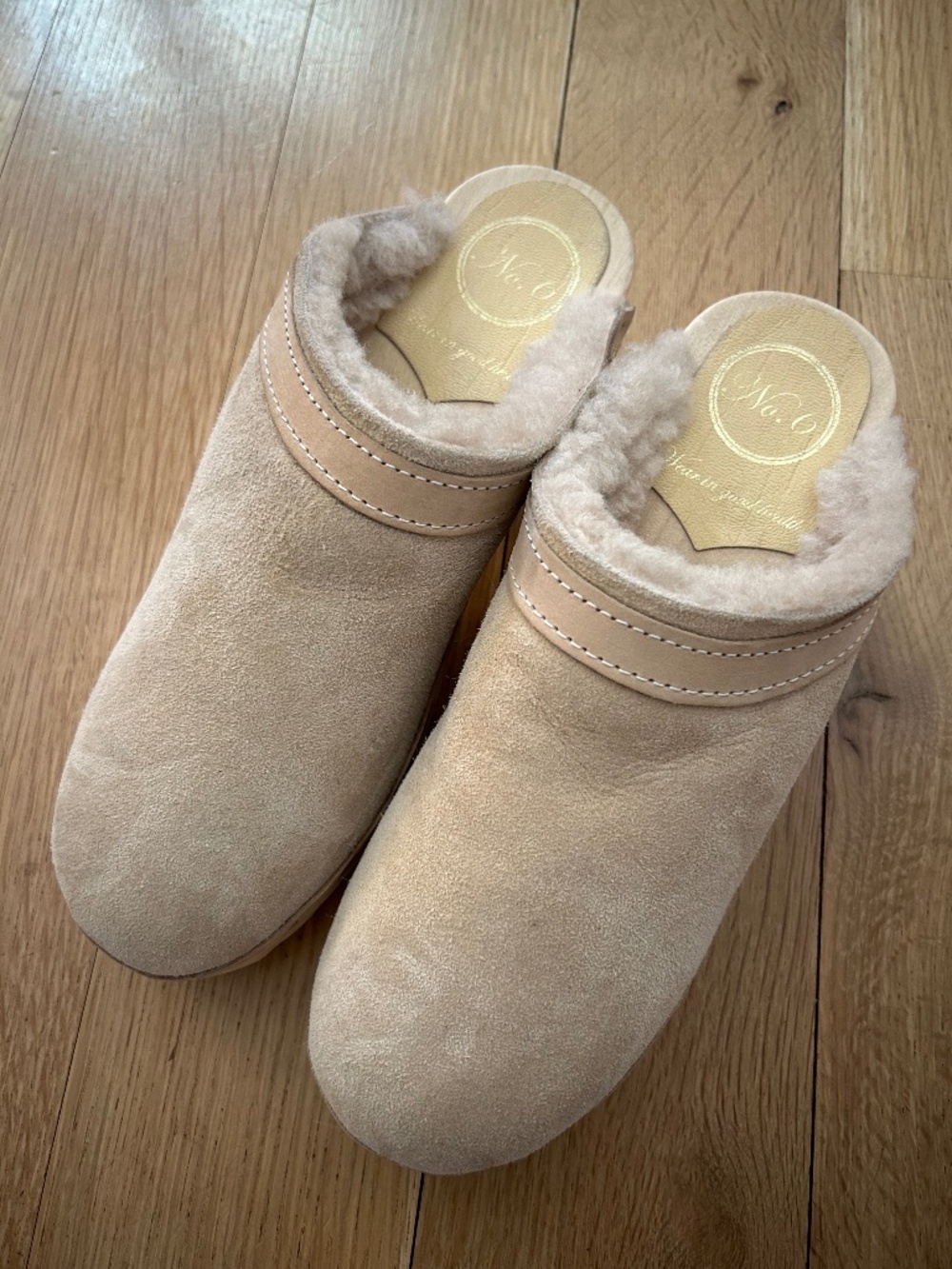 No. 6 Classic Clogs with Shearing 38